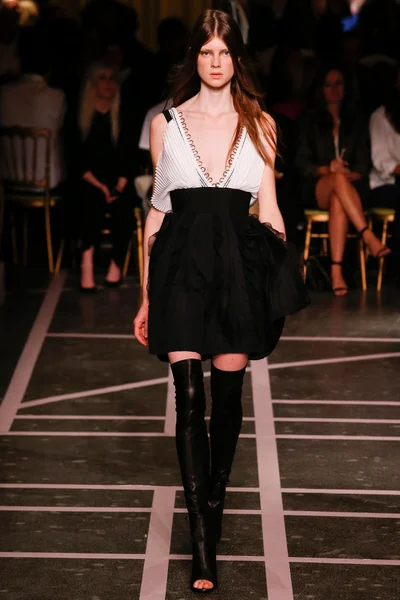 Look 37